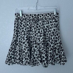 Entro Black and White Floral Ruffle Skort